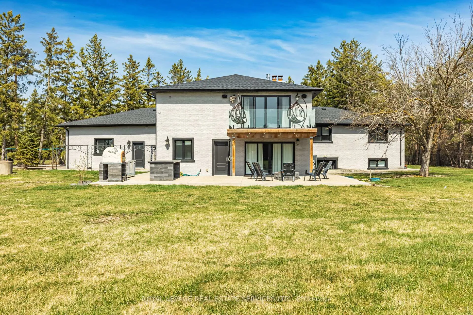 Photo 3 of 12 Julian Drive, Brampton, Bram East — HOMEH