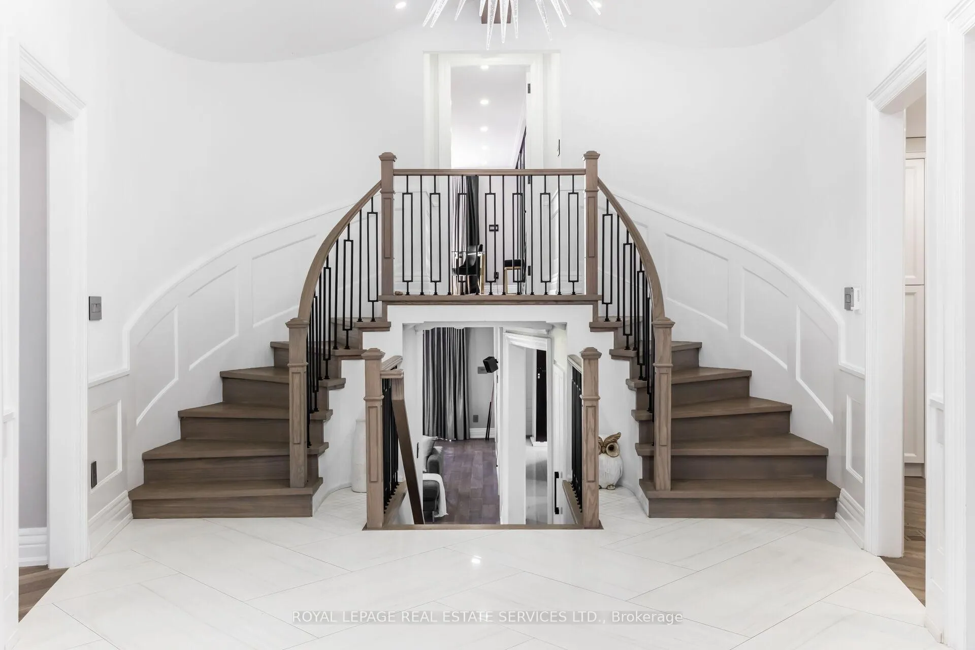 Photo 6 of 12 Julian Drive, Brampton, Bram East — HOMEH