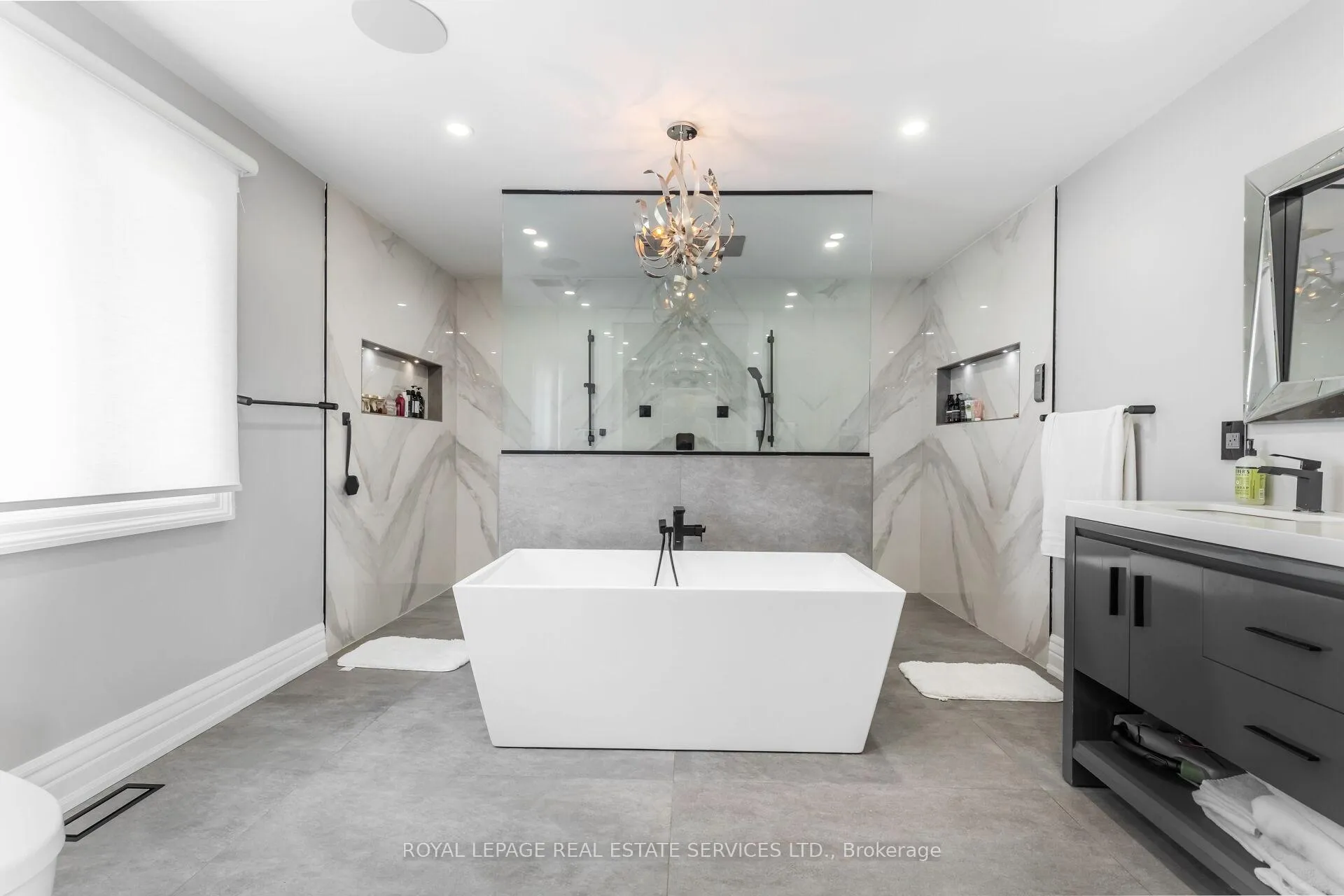 Photo 19 of 12 Julian Drive, Brampton, Bram East — HOMEH