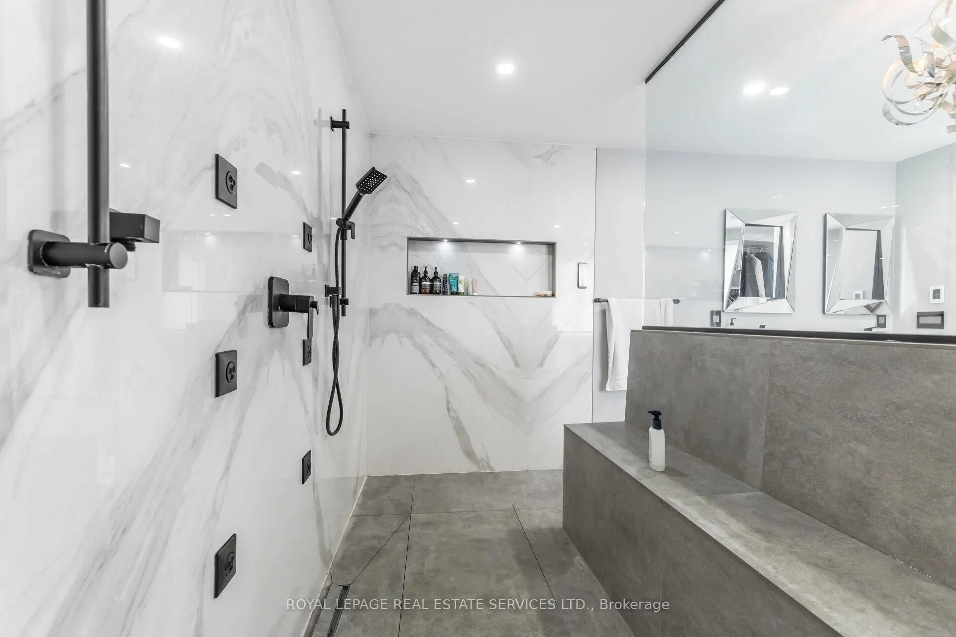 Photo 21 of 12 Julian Drive, Brampton, Bram East — HOMEH