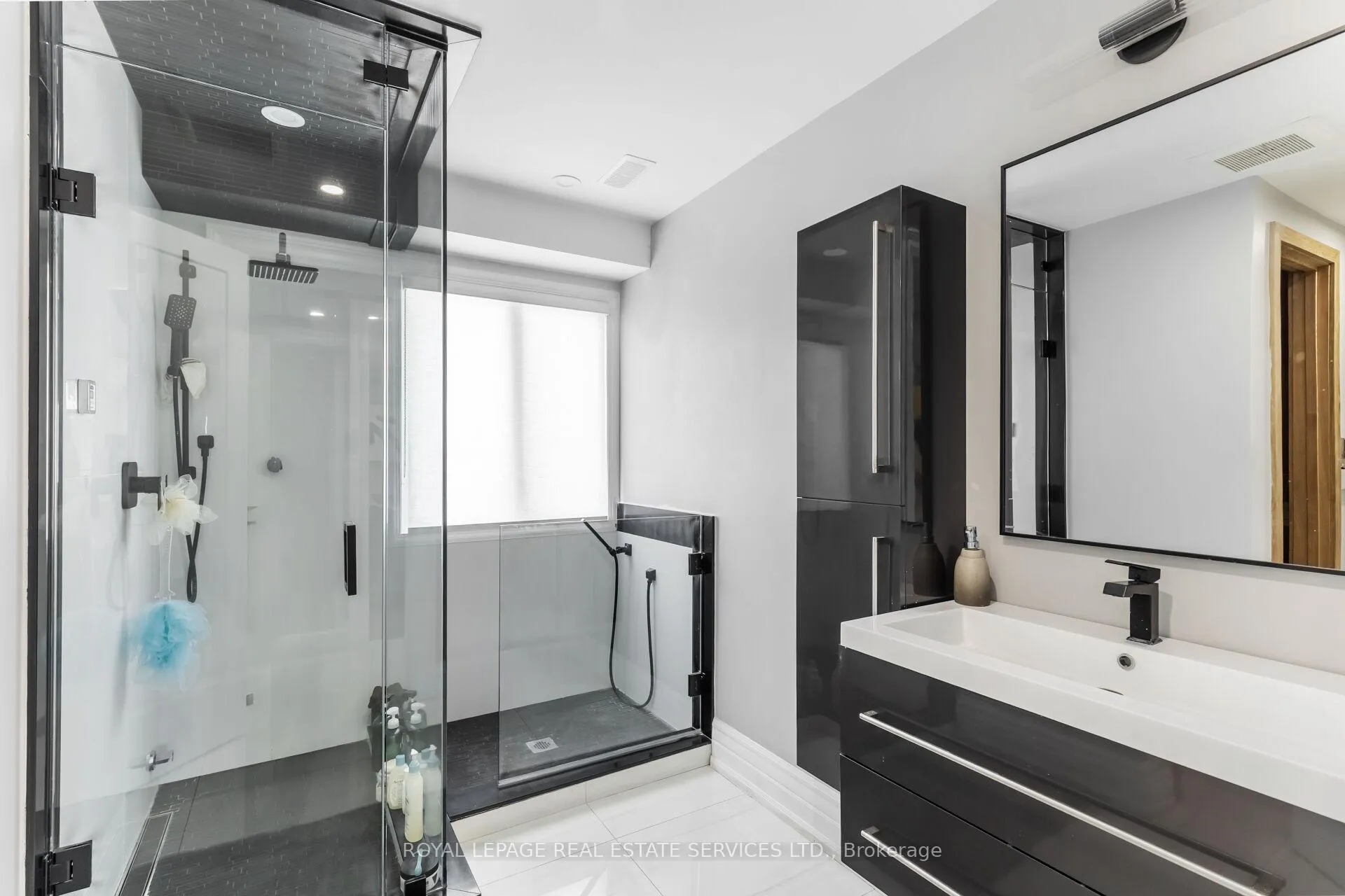 Photo 34 of 12 Julian Drive, Brampton, Bram East — HOMEH