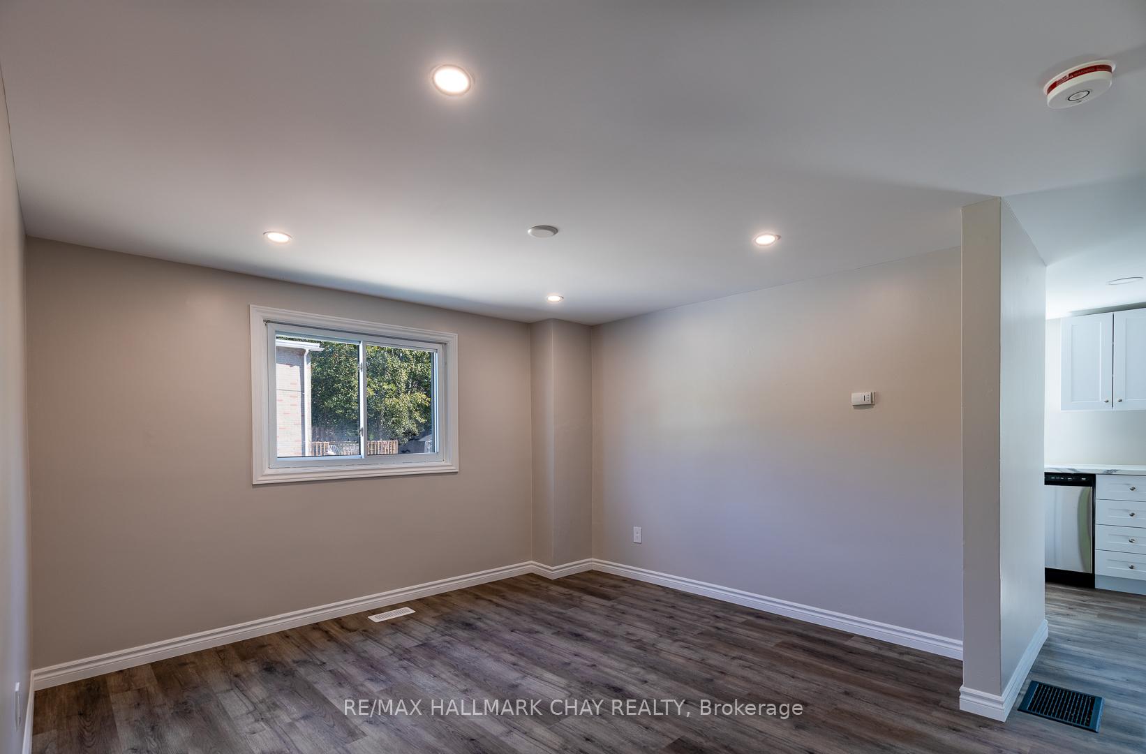 Photo 8 of 228D Cindy Lane, Essa, Angus — HOMEH