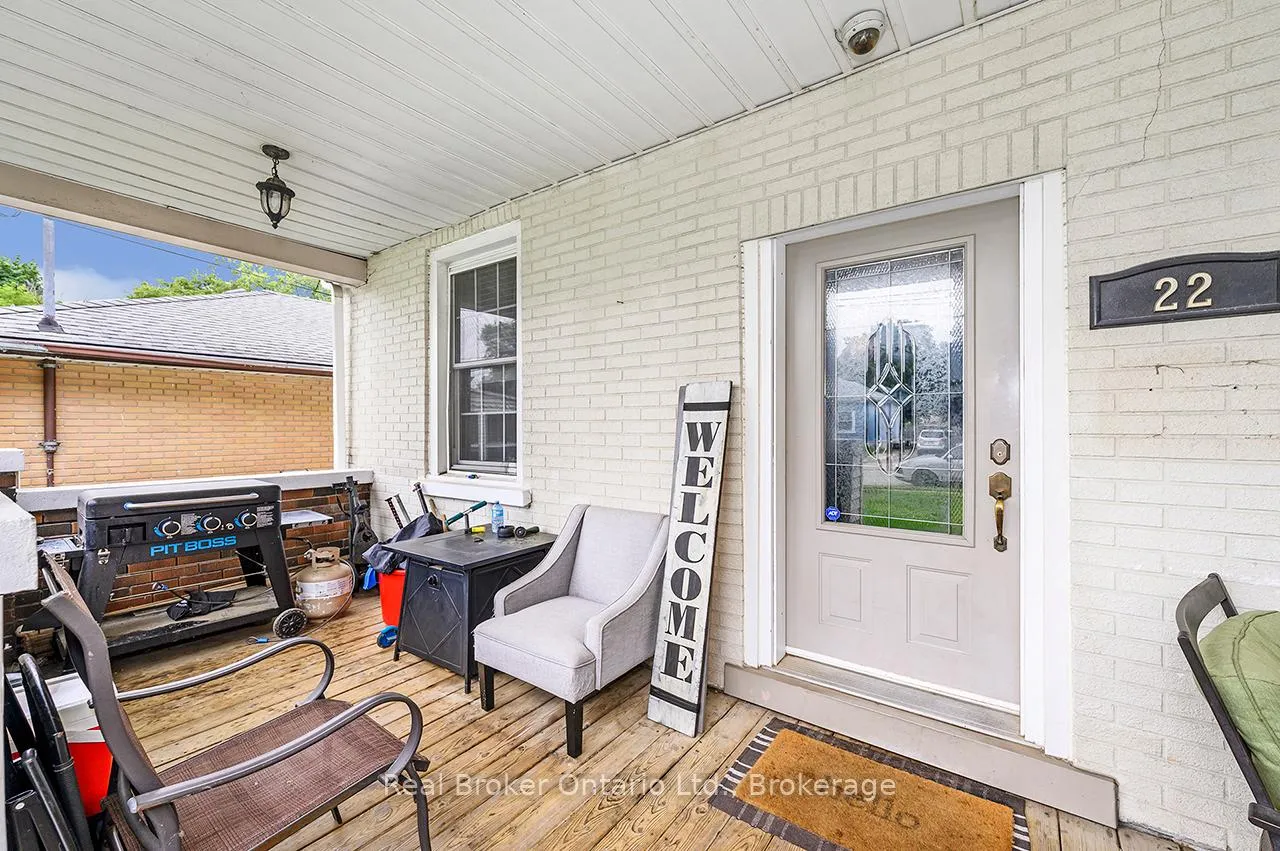 Photo 2 of 22 Maple Ridge Road, Cambridge — HOMEH