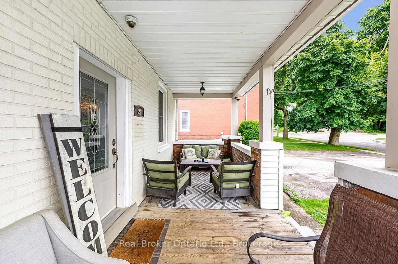 Photo 3 of 22 Maple Ridge Road, Cambridge — HOMEH
