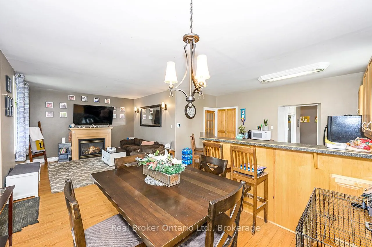 Photo 7 of 22 Maple Ridge Road, Cambridge — HOMEH