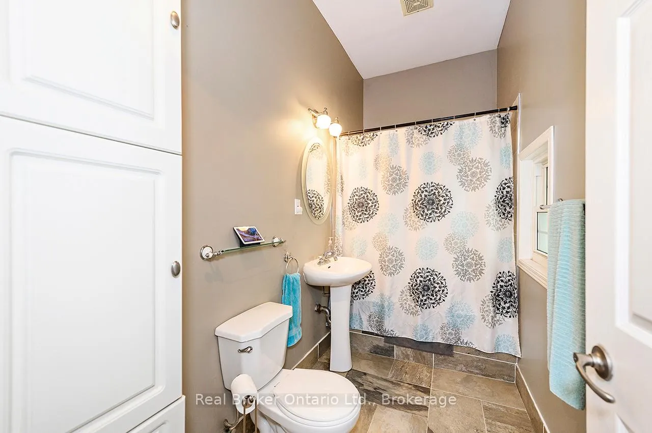 Photo 10 of 22 Maple Ridge Road, Cambridge — HOMEH