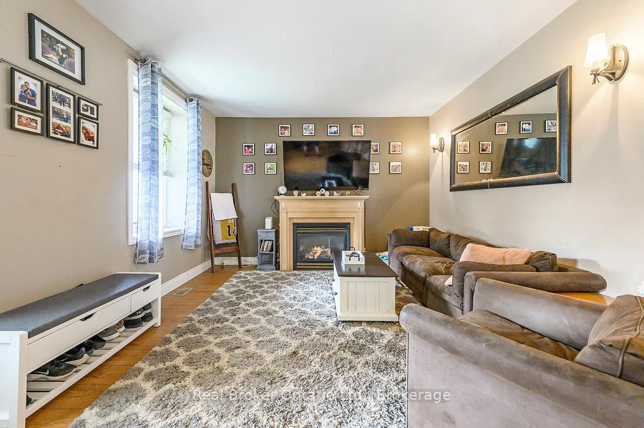 Photo 13 of 22 Maple Ridge Road, Cambridge — HOMEH