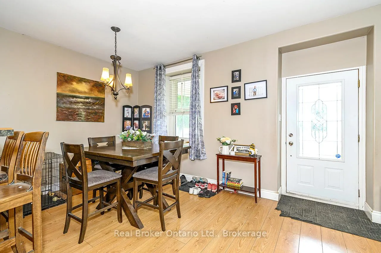 Photo 15 of 22 Maple Ridge Road, Cambridge — HOMEH