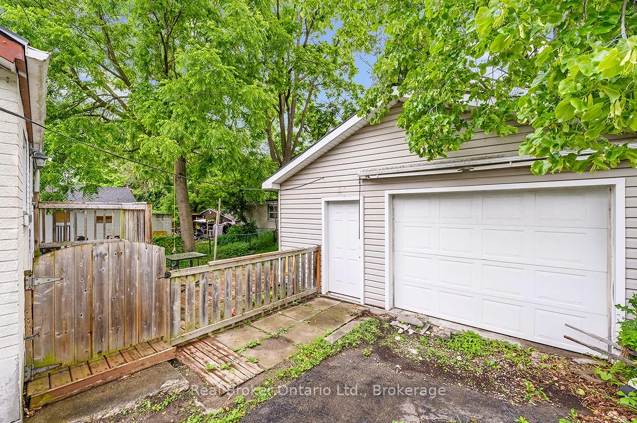Photo 18 of 22 Maple Ridge Road, Cambridge — HOMEH