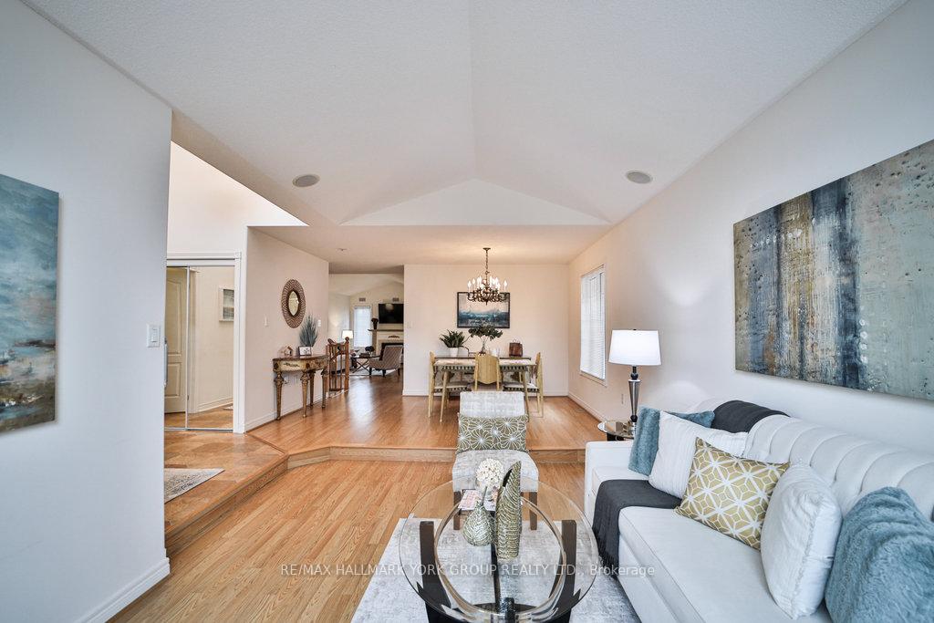 Photo 5 of 17 Ivygreen Road, Georgina, Keswick North — HOMEH