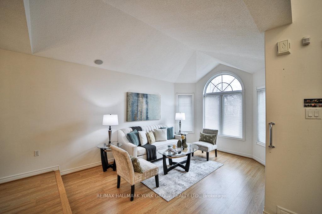 Photo 8 of 17 Ivygreen Road, Georgina, Keswick North — HOMEH