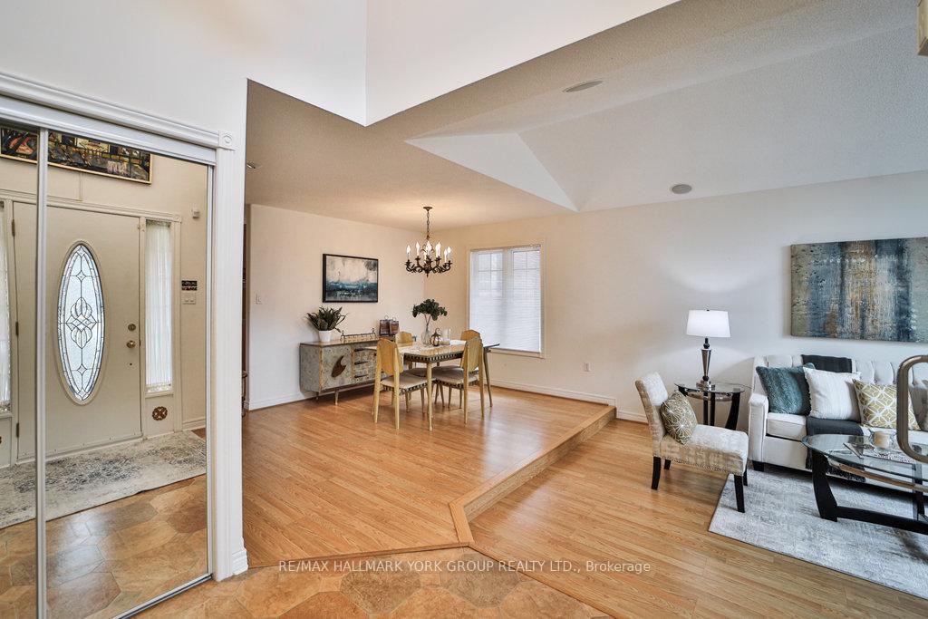 Photo 9 of 17 Ivygreen Road, Georgina, Keswick North — HOMEH