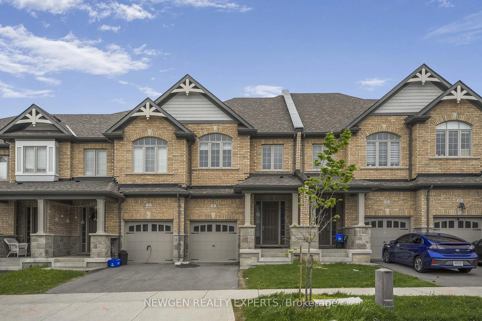 Photo 1 of 9 Stonehill Avenue, Kitchener, Huron Park — HOMEH