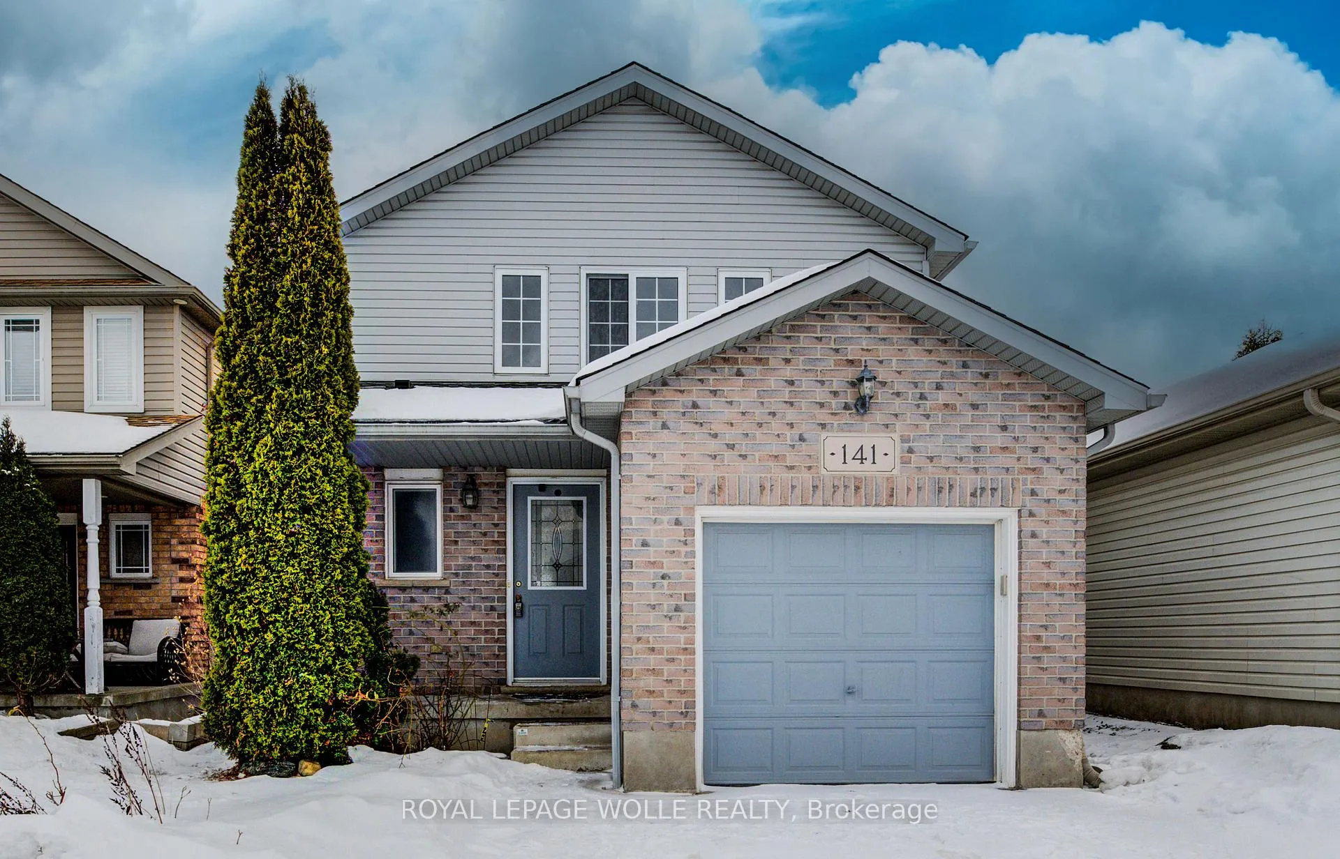 Photo 2 of 141 Mountain Laurel Crescent, Kitchener — HOMEH