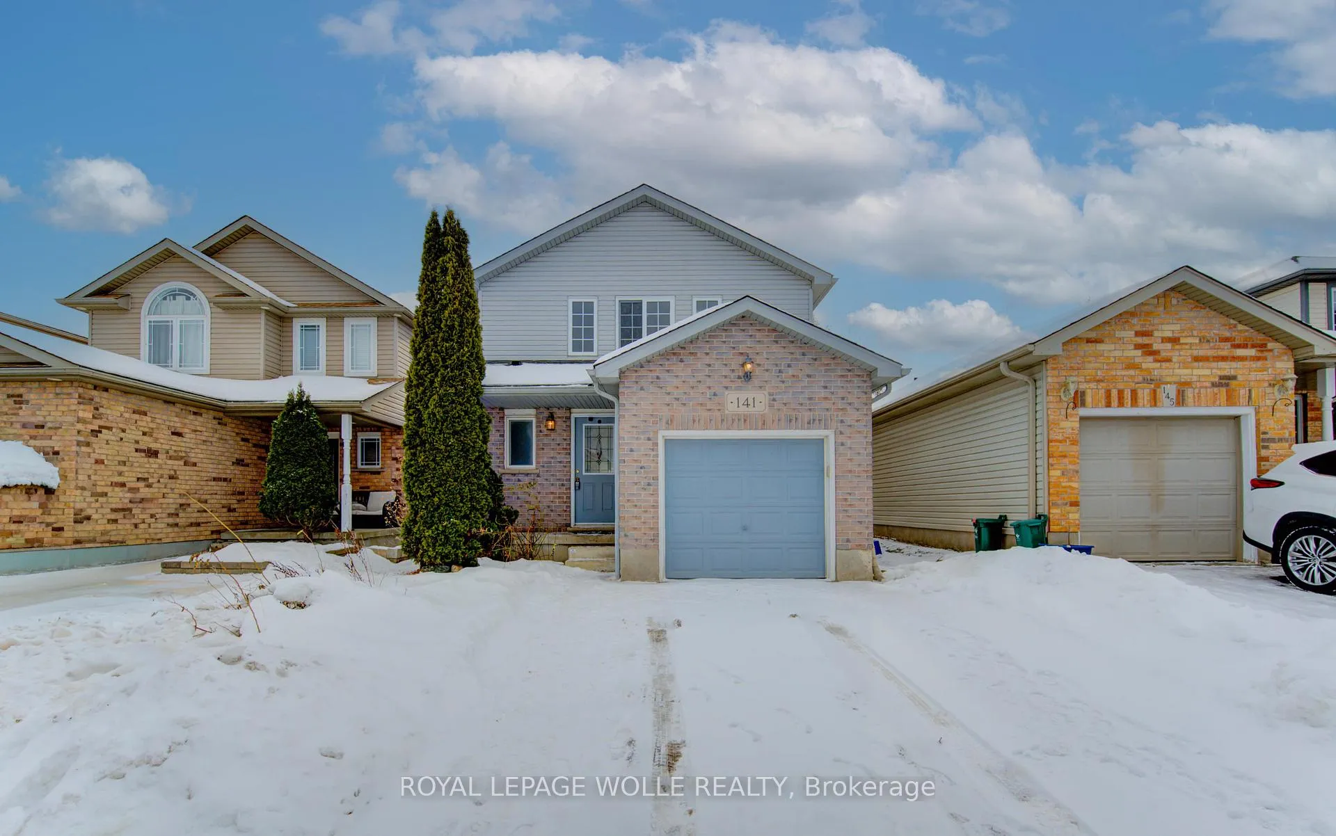 Photo 3 of 141 Mountain Laurel Crescent, Kitchener — HOMEH
