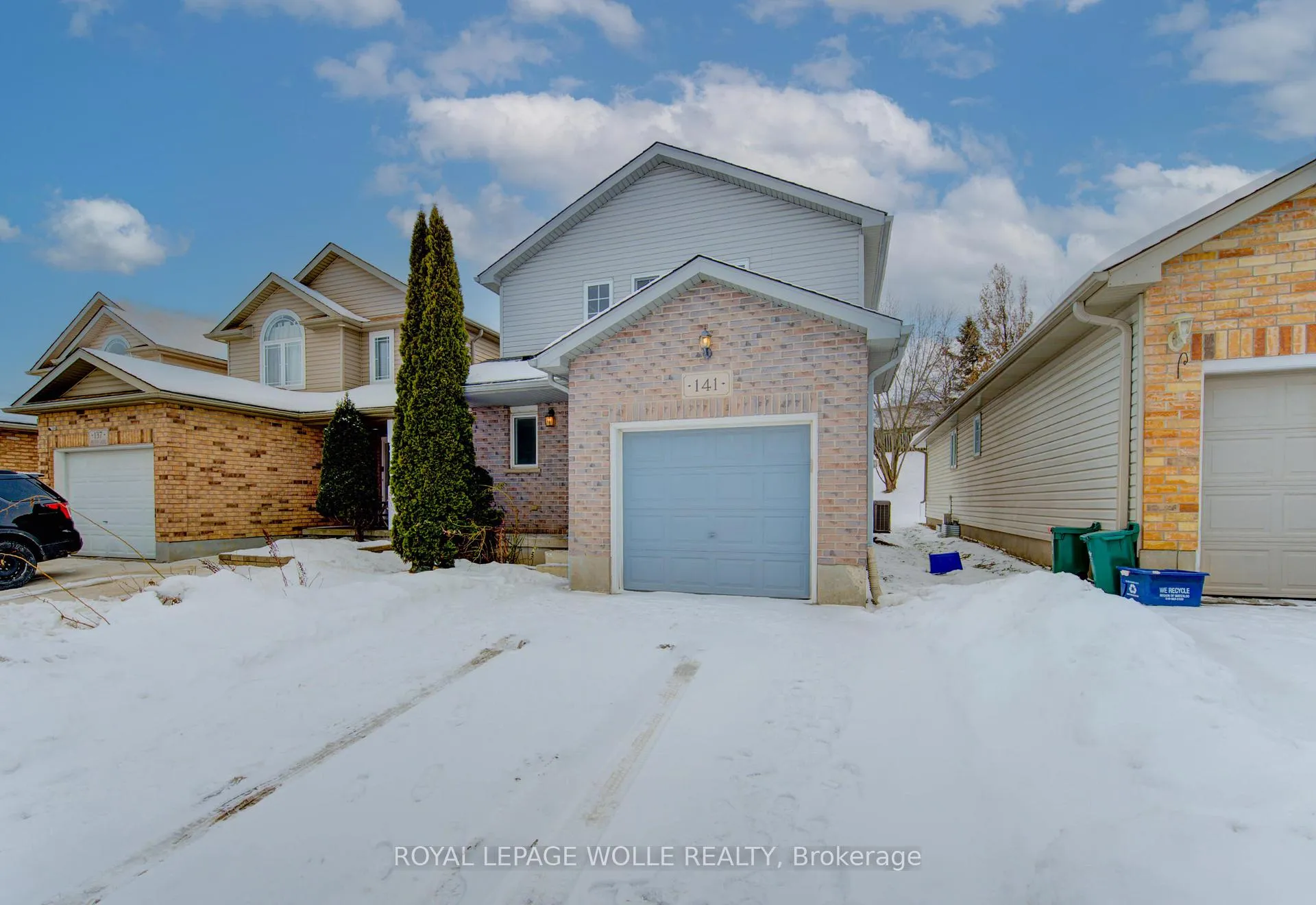 Photo 4 of 141 Mountain Laurel Crescent, Kitchener — HOMEH