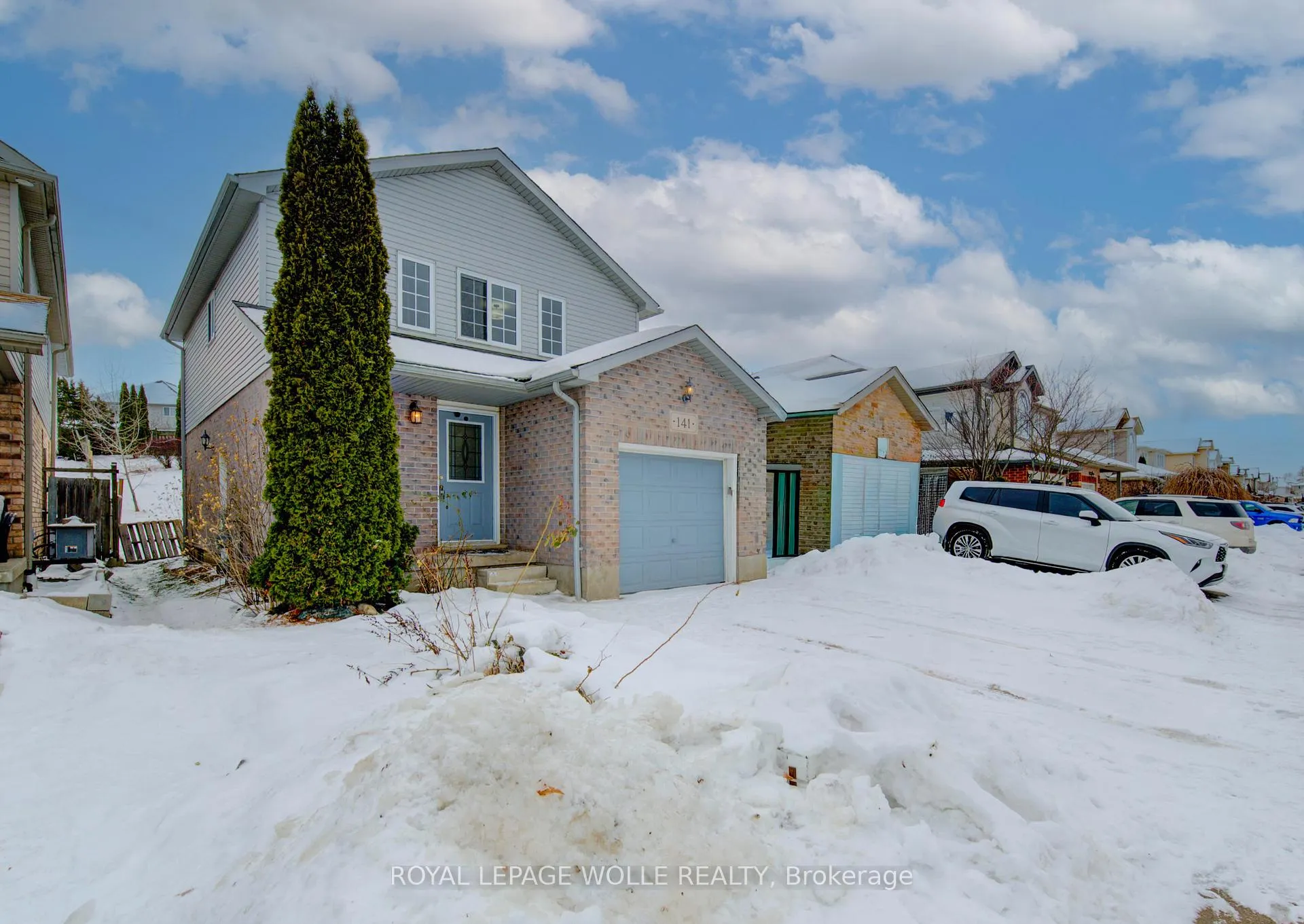 Photo 5 of 141 Mountain Laurel Crescent, Kitchener — HOMEH