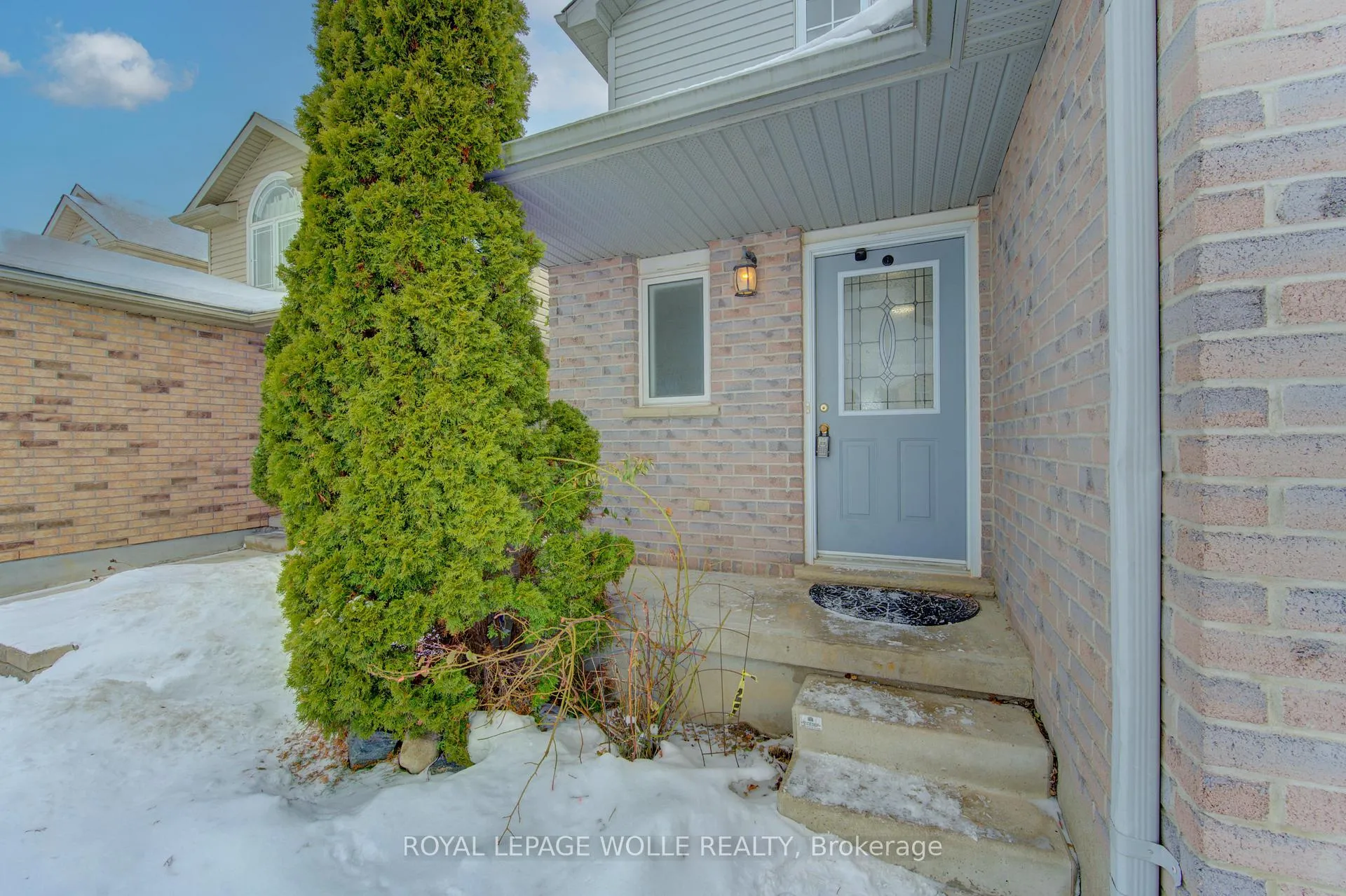 Photo 6 of 141 Mountain Laurel Crescent, Kitchener — HOMEH