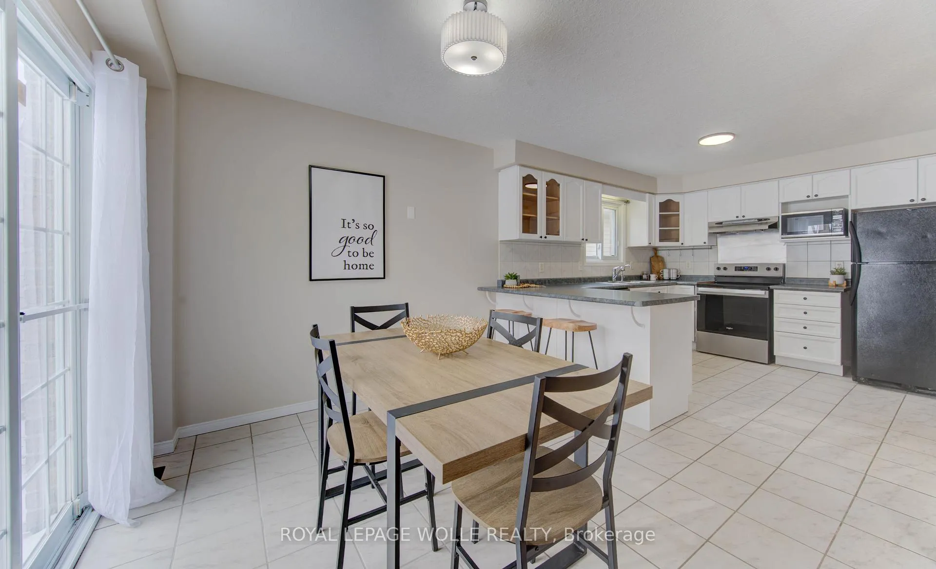 Photo 15 of 141 Mountain Laurel Crescent, Kitchener — HOMEH