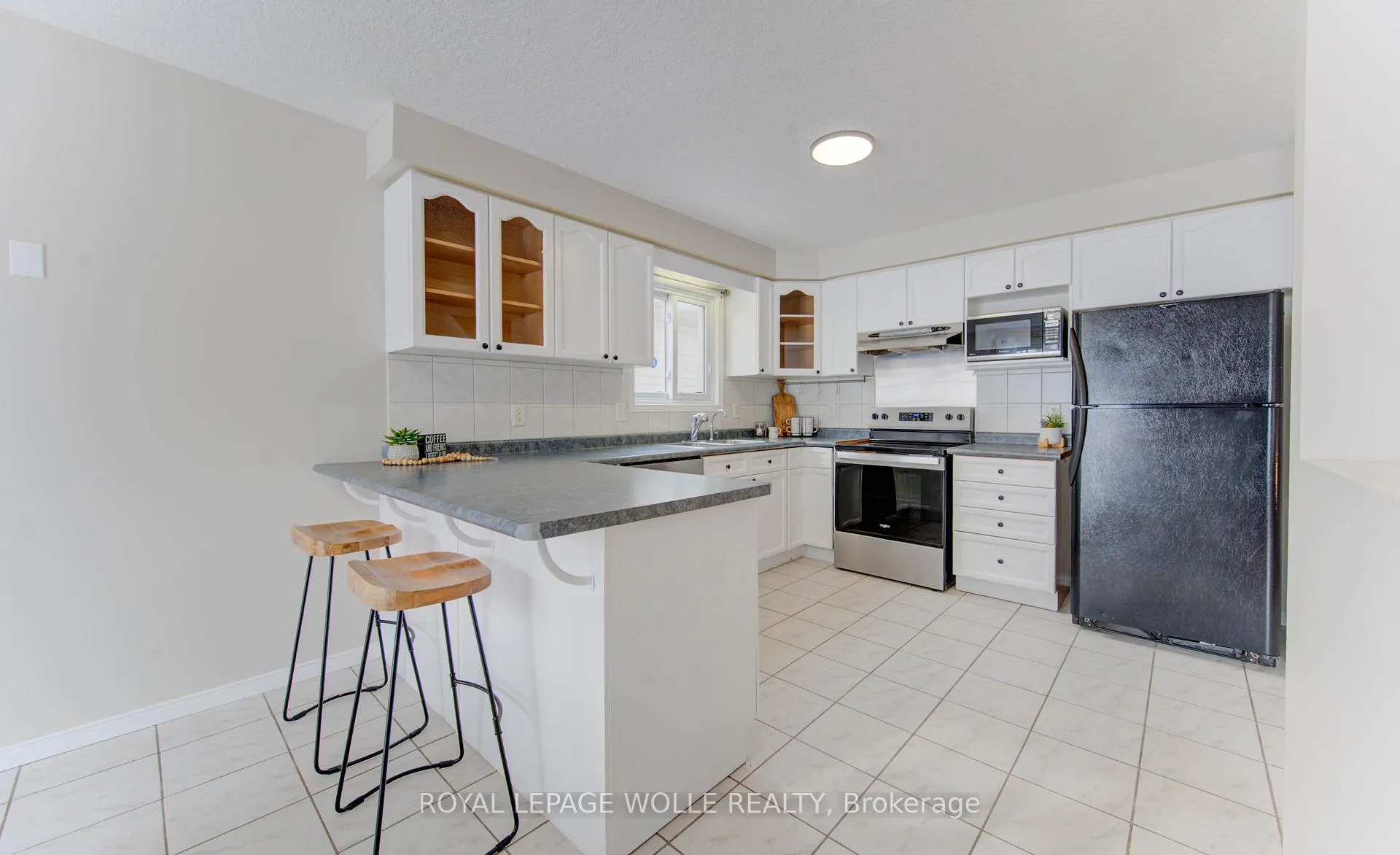 Photo 16 of 141 Mountain Laurel Crescent, Kitchener — HOMEH