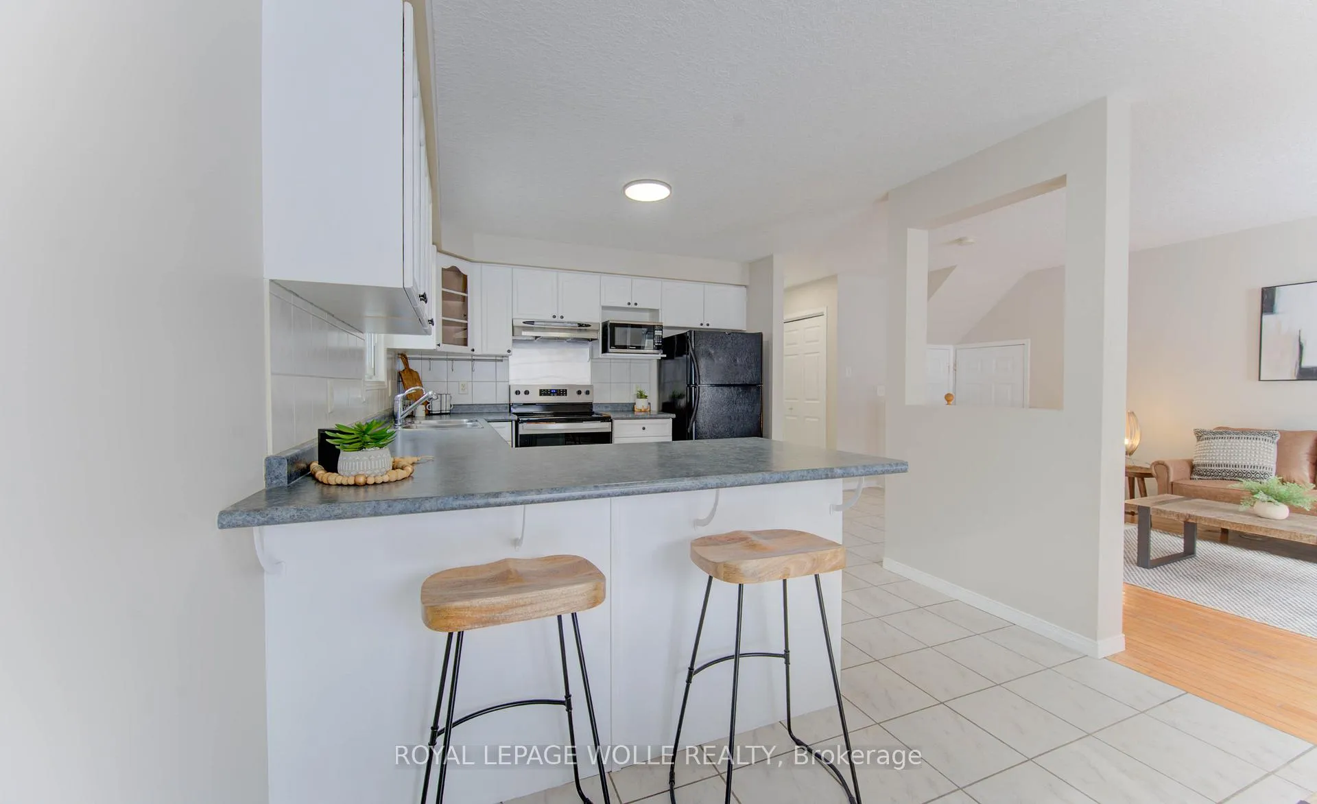 Photo 17 of 141 Mountain Laurel Crescent, Kitchener — HOMEH