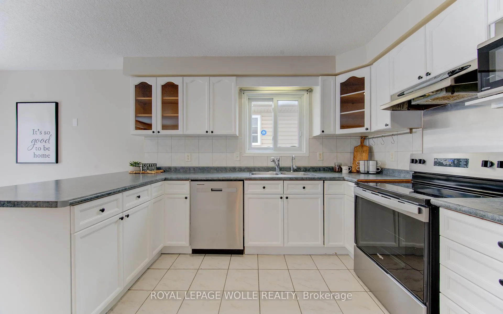 Photo 20 of 141 Mountain Laurel Crescent, Kitchener — HOMEH