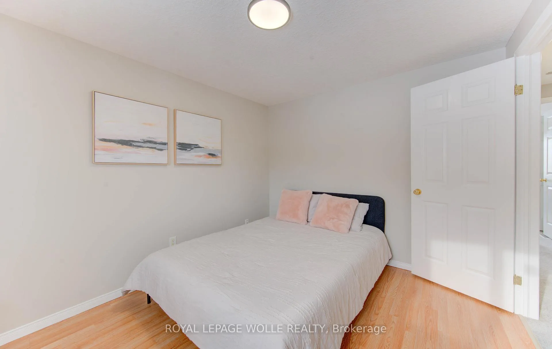 Photo 35 of 141 Mountain Laurel Crescent, Kitchener — HOMEH