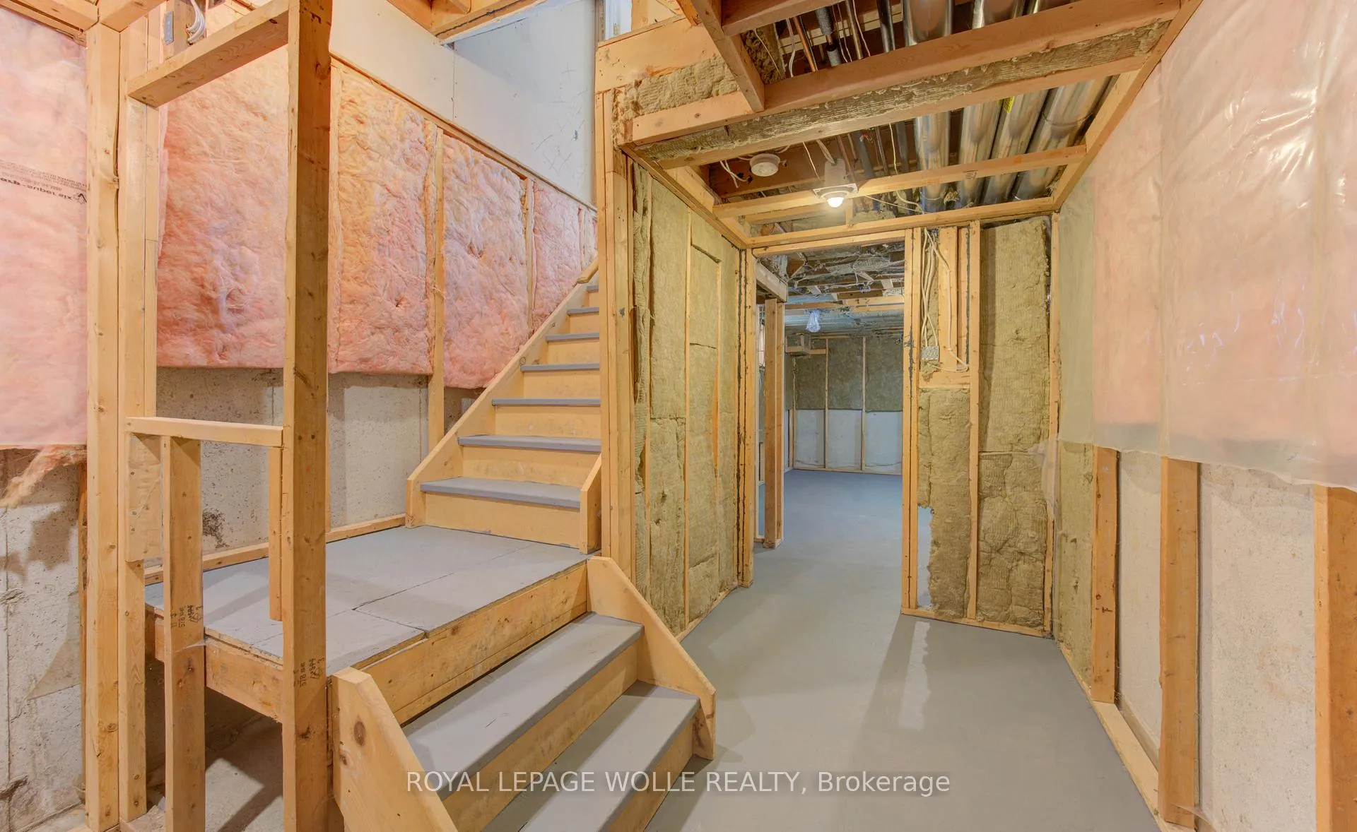 Photo 36 of 141 Mountain Laurel Crescent, Kitchener — HOMEH