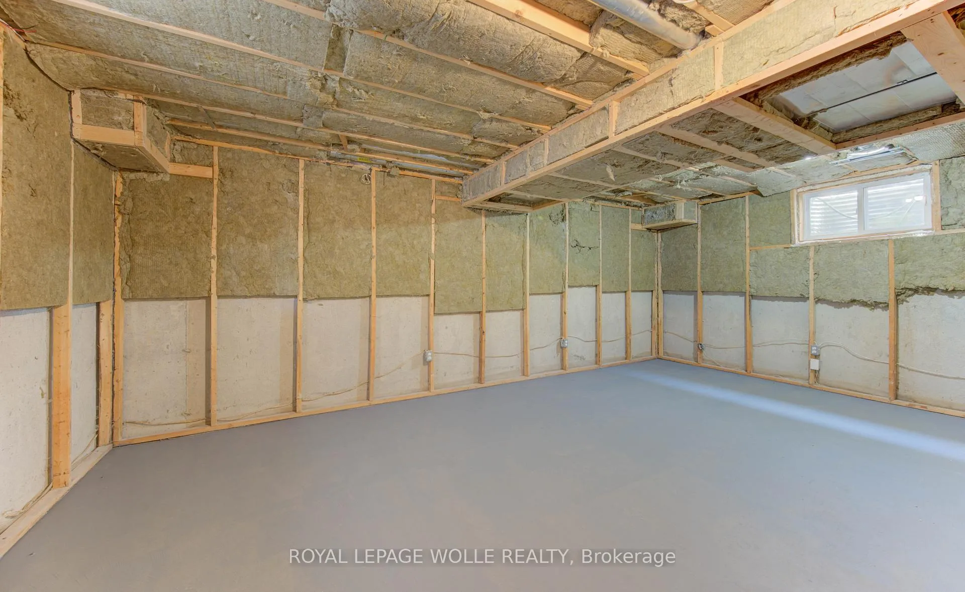 Photo 37 of 141 Mountain Laurel Crescent, Kitchener — HOMEH
