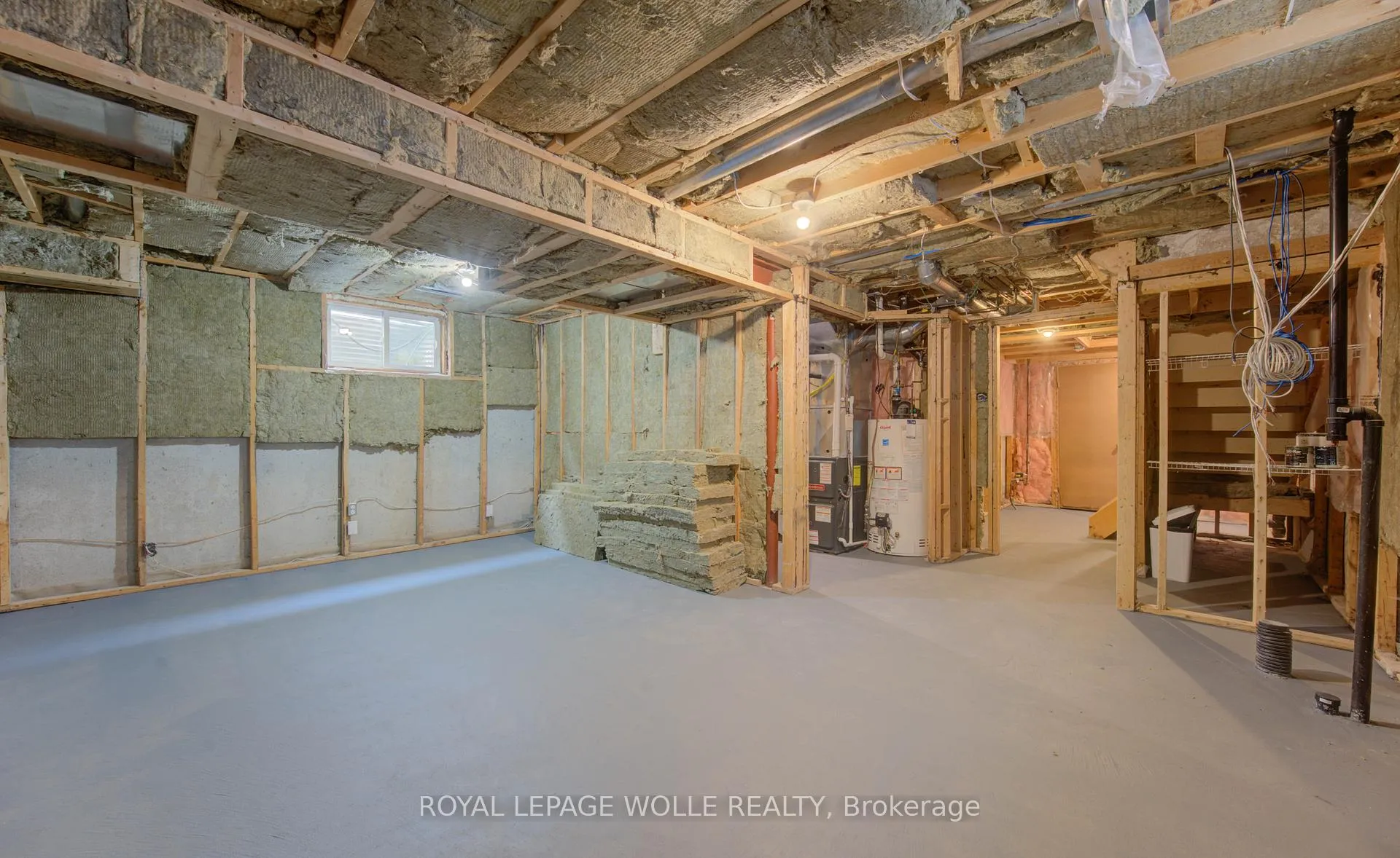 Photo 38 of 141 Mountain Laurel Crescent, Kitchener — HOMEH