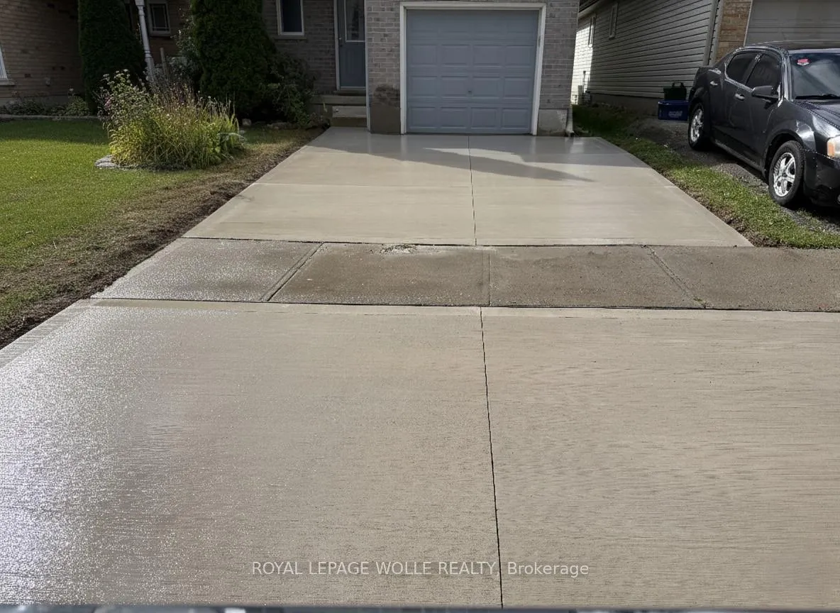 Photo 46 of 141 Mountain Laurel Crescent, Kitchener — HOMEH