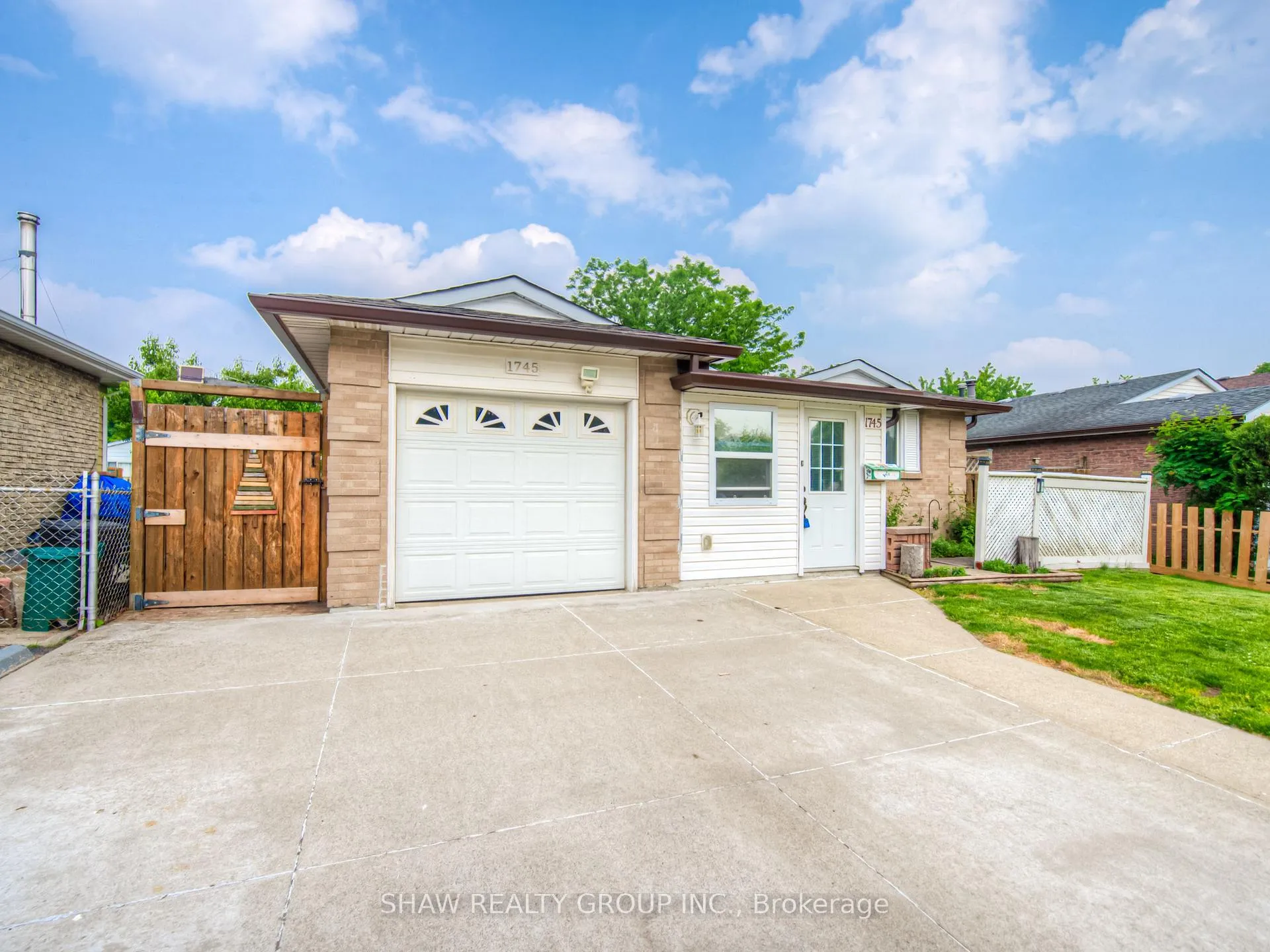Photo 3 of 1745 Briarwood Drive, Cambridge — HOMEH