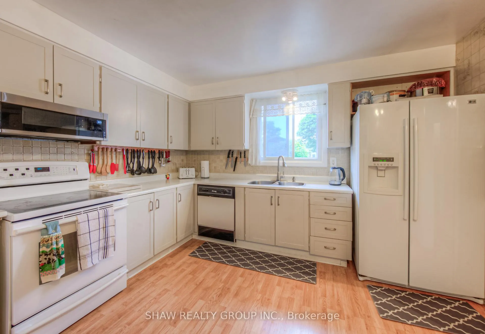 Photo 15 of 1745 Briarwood Drive, Cambridge — HOMEH