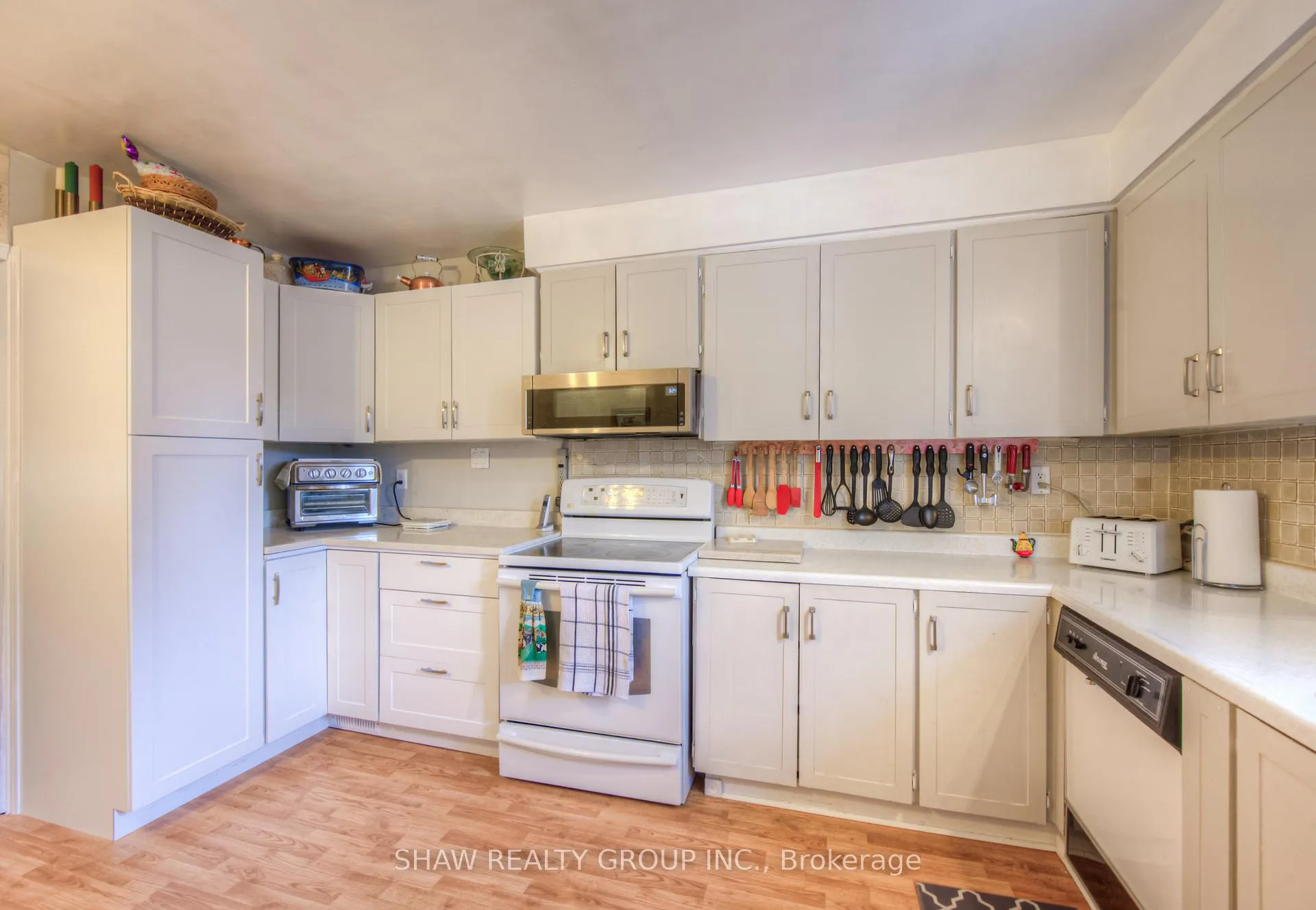 Photo 17 of 1745 Briarwood Drive, Cambridge — HOMEH