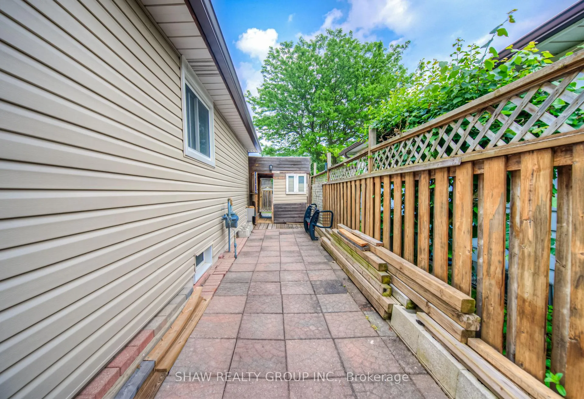 Photo 46 of 1745 Briarwood Drive, Cambridge — HOMEH