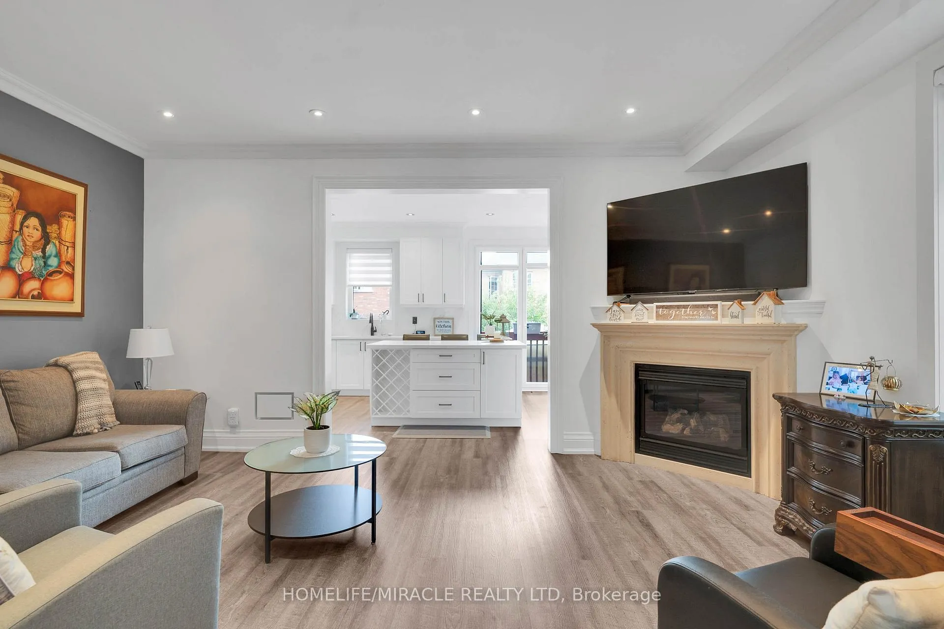 Photo 6 of 399 Lady Nadia Drive, Vaughan, Patterson — HOMEH