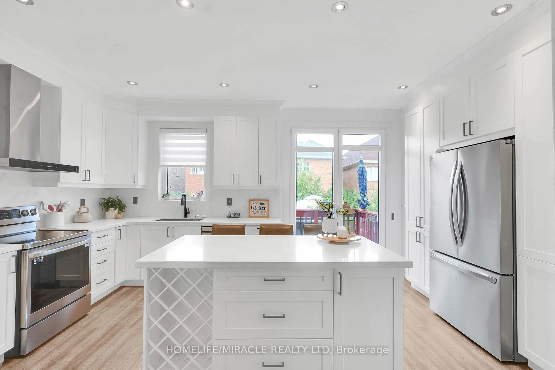 Photo 9 of 399 Lady Nadia Drive, Vaughan, Patterson — HOMEH