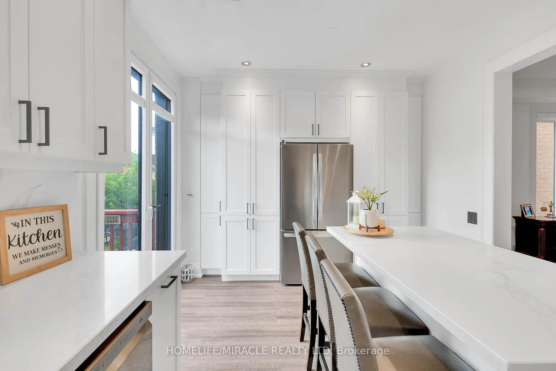 Photo 11 of 399 Lady Nadia Drive, Vaughan, Patterson — HOMEH