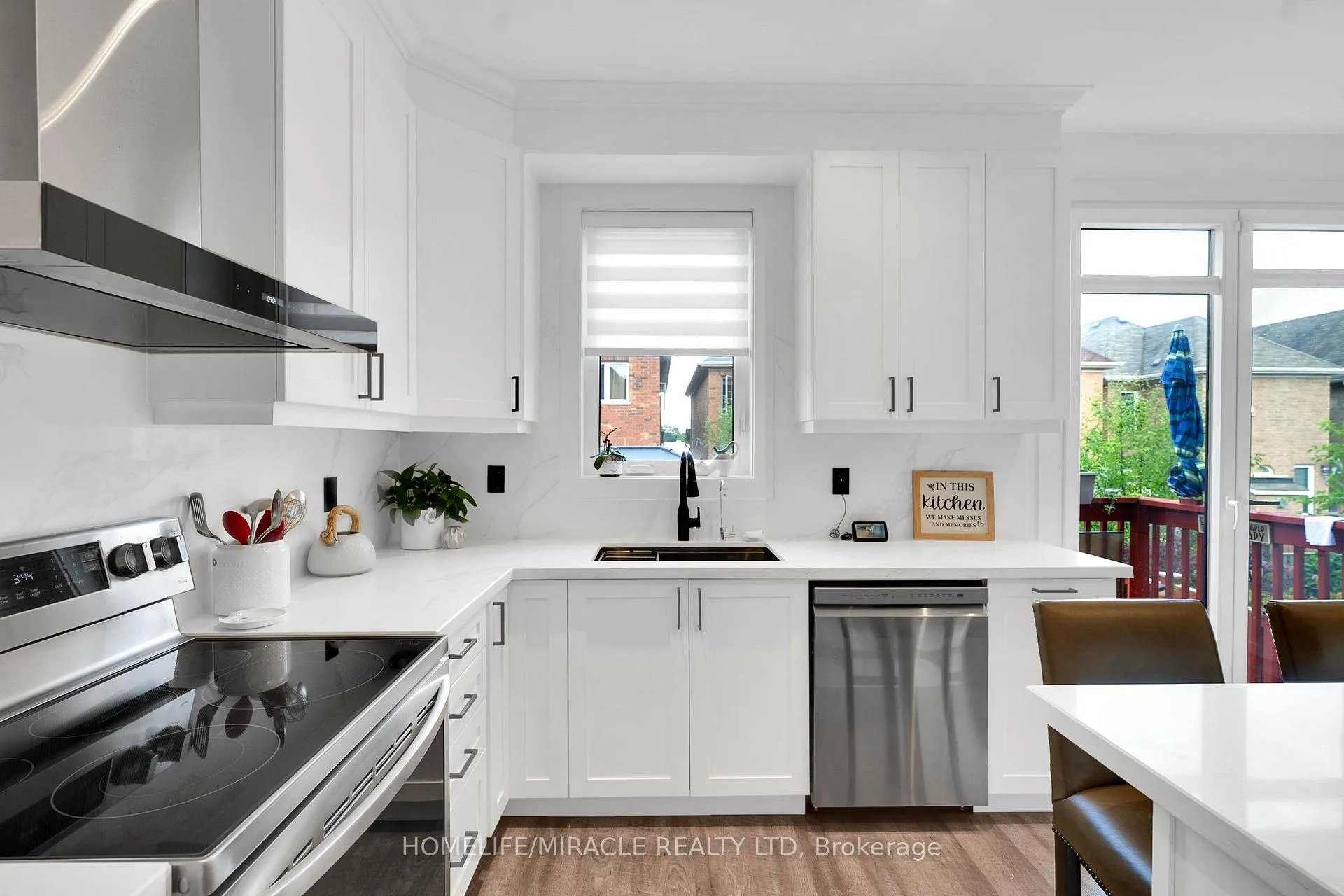 Photo 12 of 399 Lady Nadia Drive, Vaughan, Patterson — HOMEH