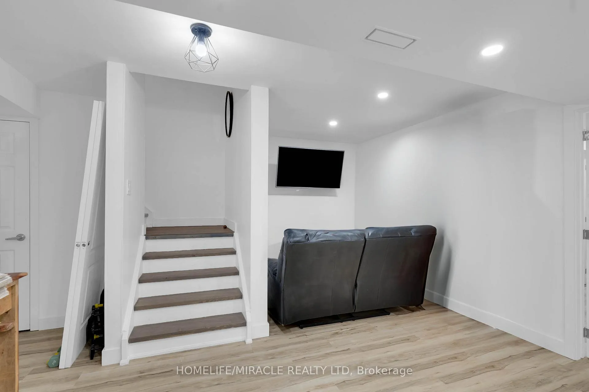 Photo 29 of 399 Lady Nadia Drive, Vaughan, Patterson — HOMEH