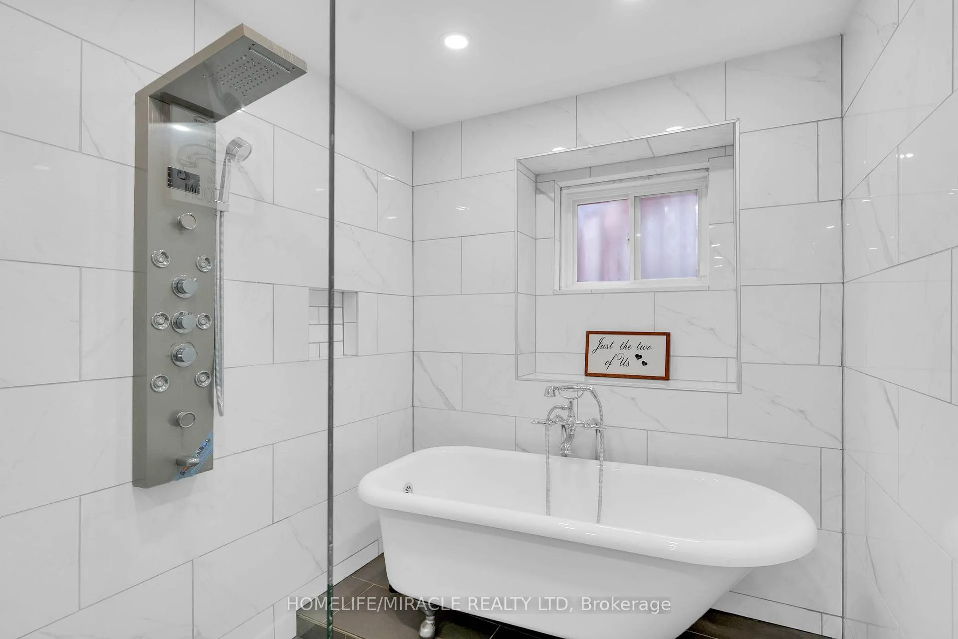 Photo 33 of 399 Lady Nadia Drive, Vaughan, Patterson — HOMEH