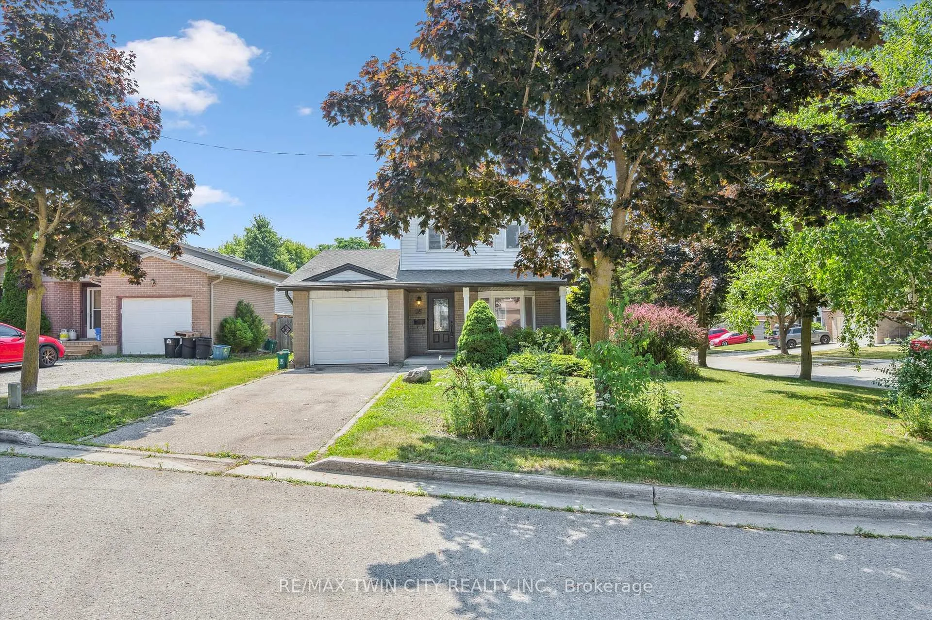Photo 2 of 95 Covington Crescent, Kitchener — HOMEH