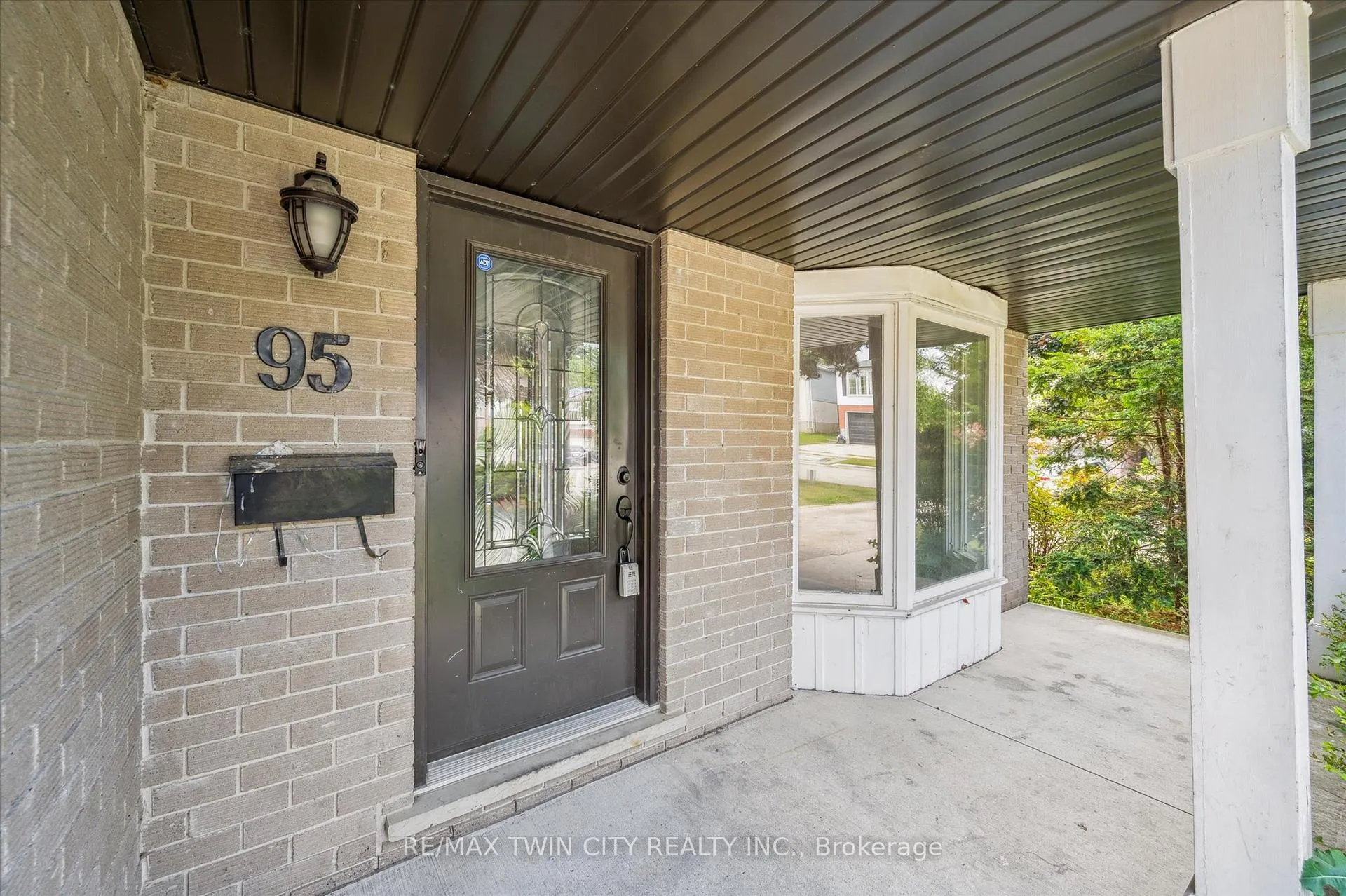 Photo 3 of 95 Covington Crescent, Kitchener — HOMEH