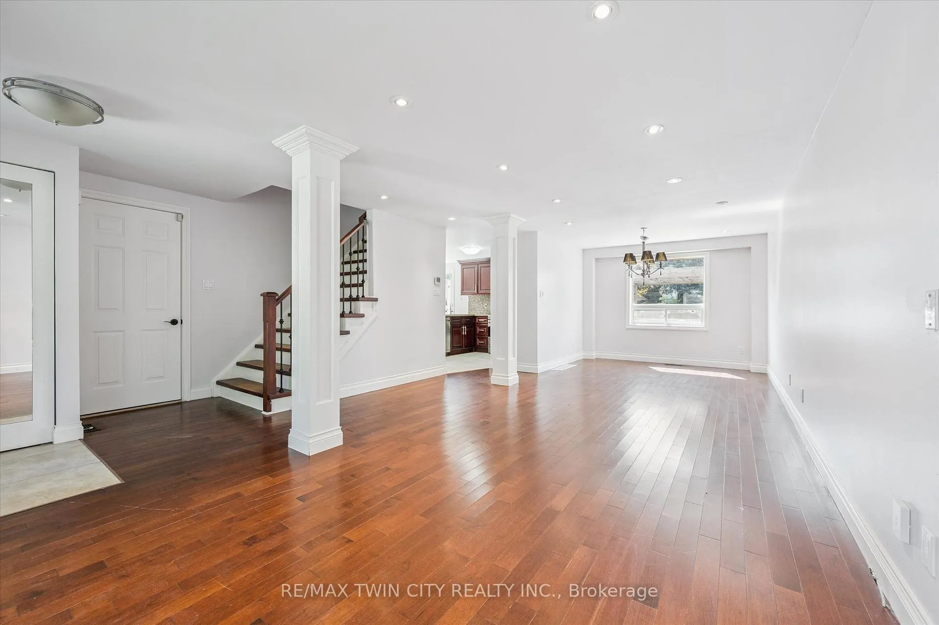 Photo 5 of 95 Covington Crescent, Kitchener — HOMEH