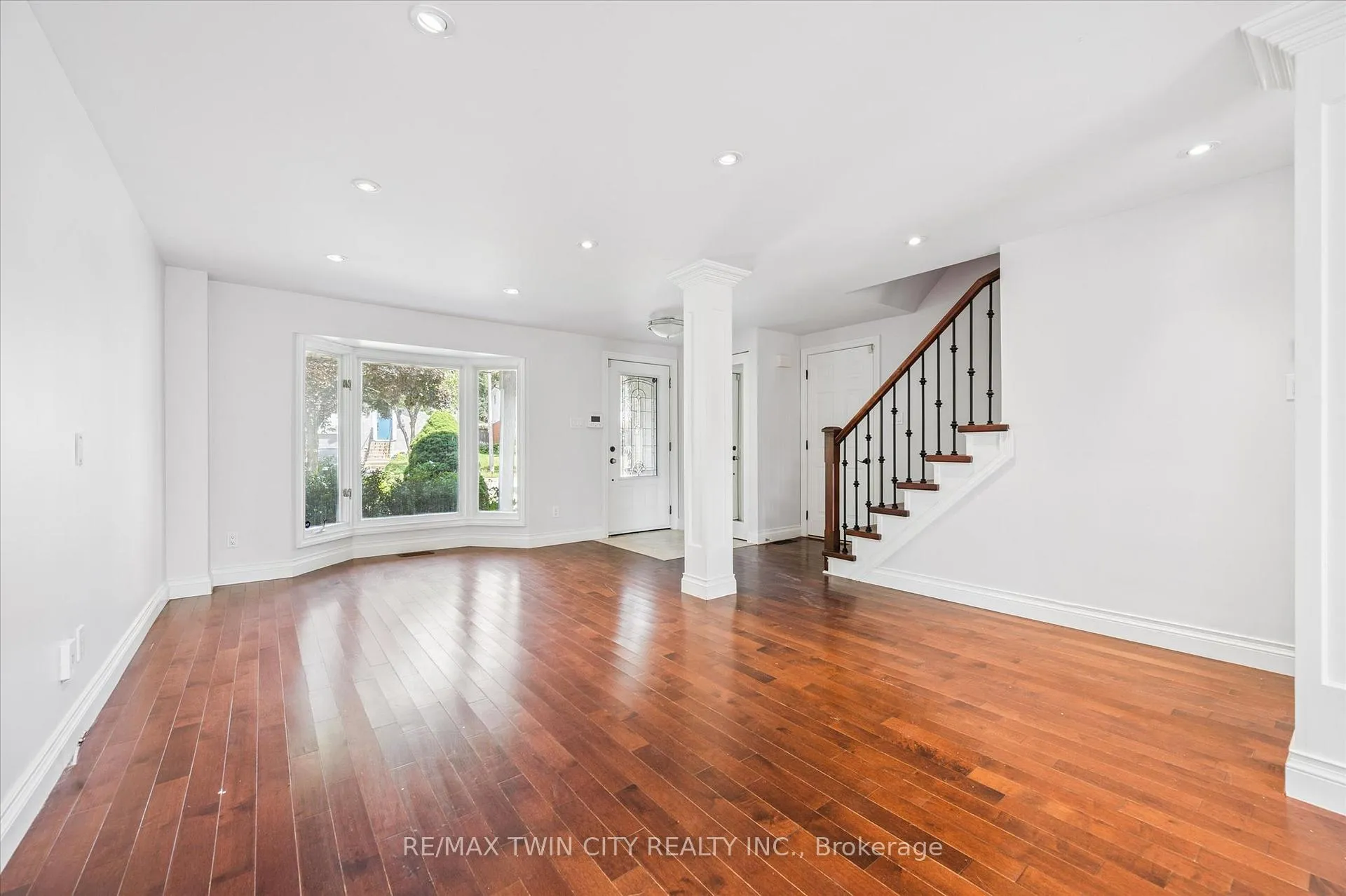 Photo 7 of 95 Covington Crescent, Kitchener — HOMEH