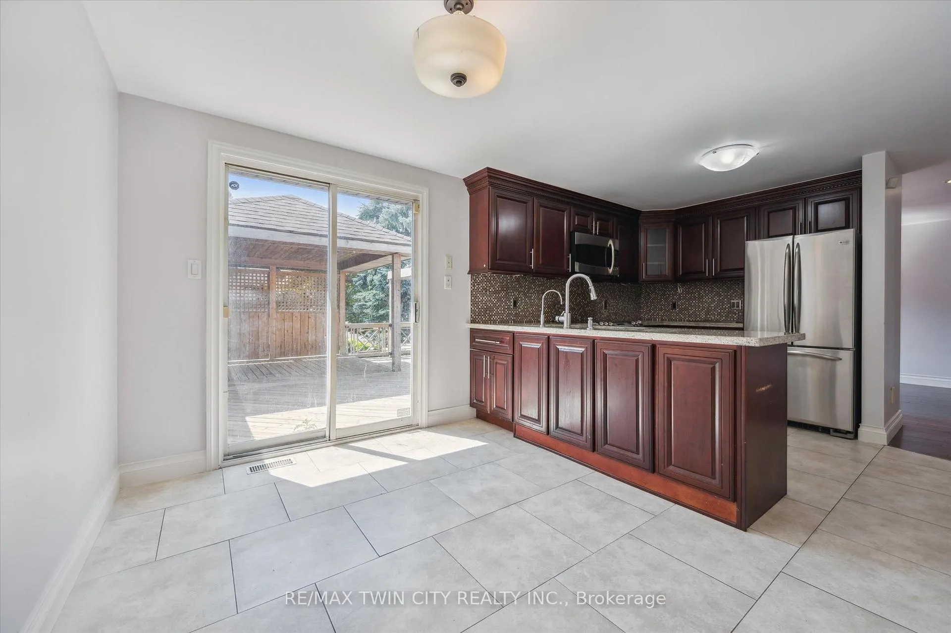 Photo 9 of 95 Covington Crescent, Kitchener — HOMEH