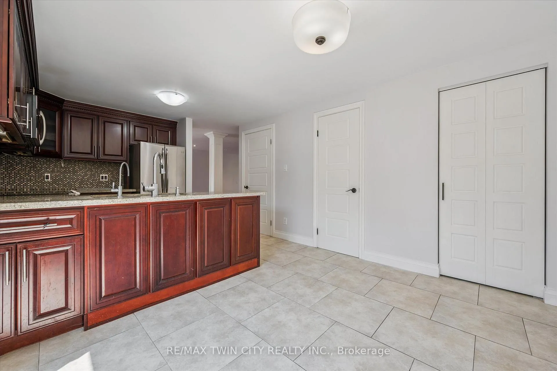 Photo 10 of 95 Covington Crescent, Kitchener — HOMEH