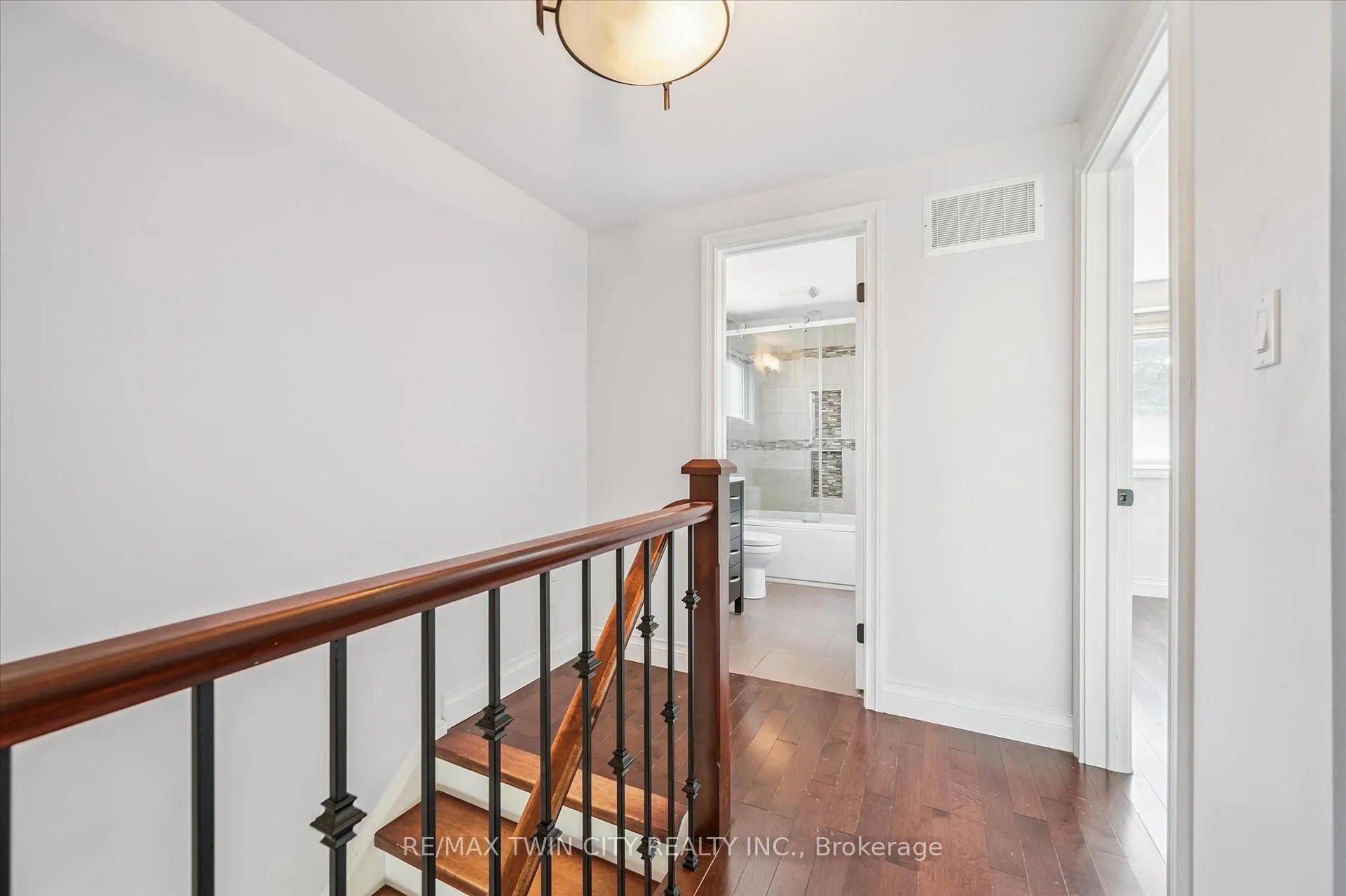 Photo 13 of 95 Covington Crescent, Kitchener — HOMEH