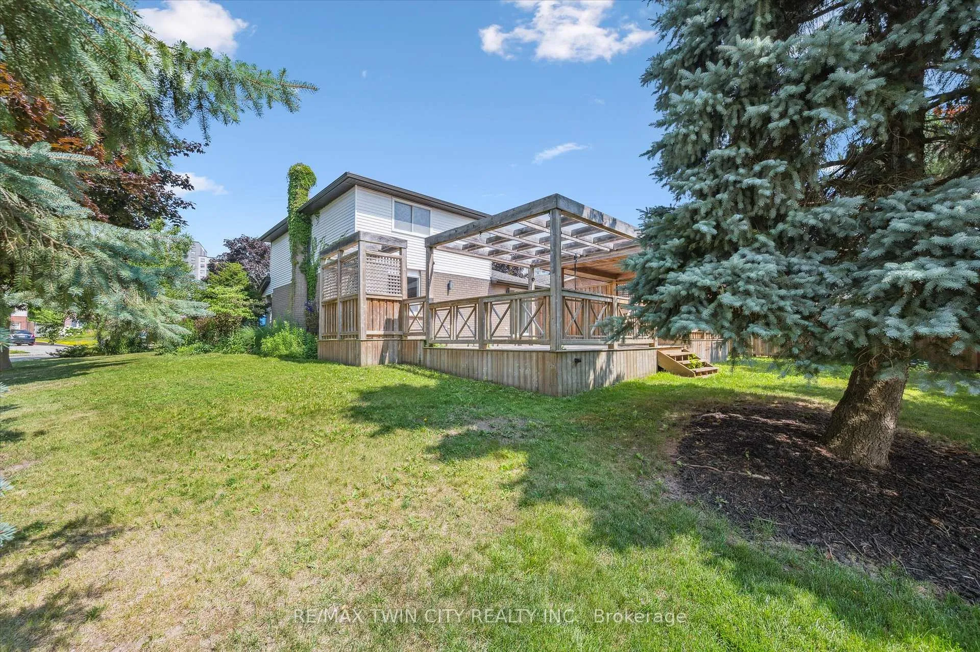 Photo 25 of 95 Covington Crescent, Kitchener — HOMEH