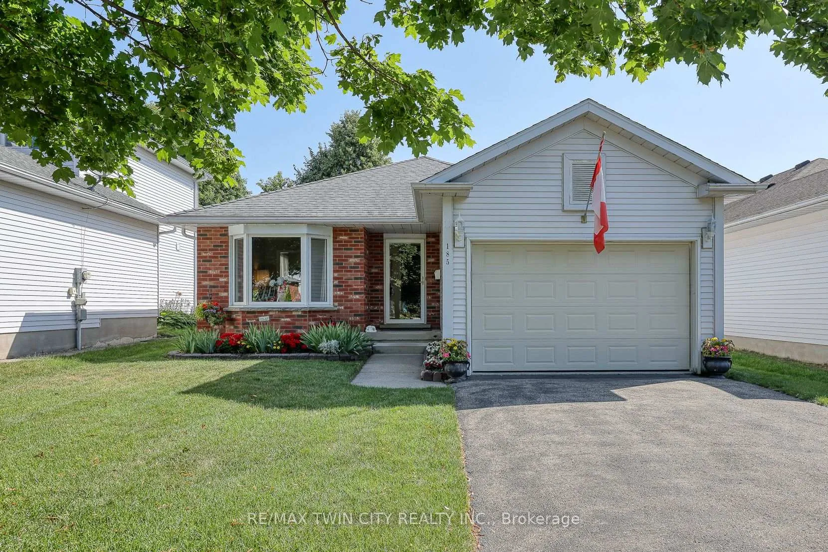 Photo 1 of 185 Dartmoor Crescent, Waterloo — HOMEH